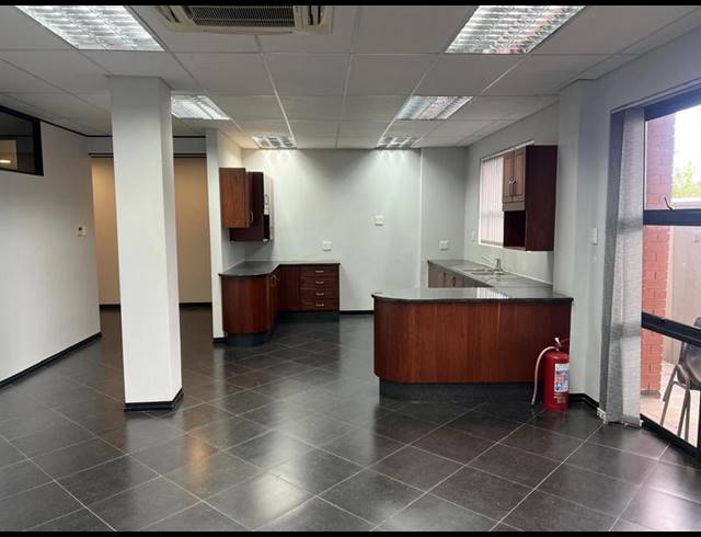 OFFICE PROPERTY TO RENT IN MONTROSE